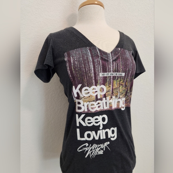Glamour Kills Charcoal Graphic V-Neck Tee - Picture 1 of 4